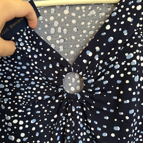 🎈2/$15🎈NWT Adrienne Vittadini Size Medium Cold Shoulder Top - Picture 3 of 6